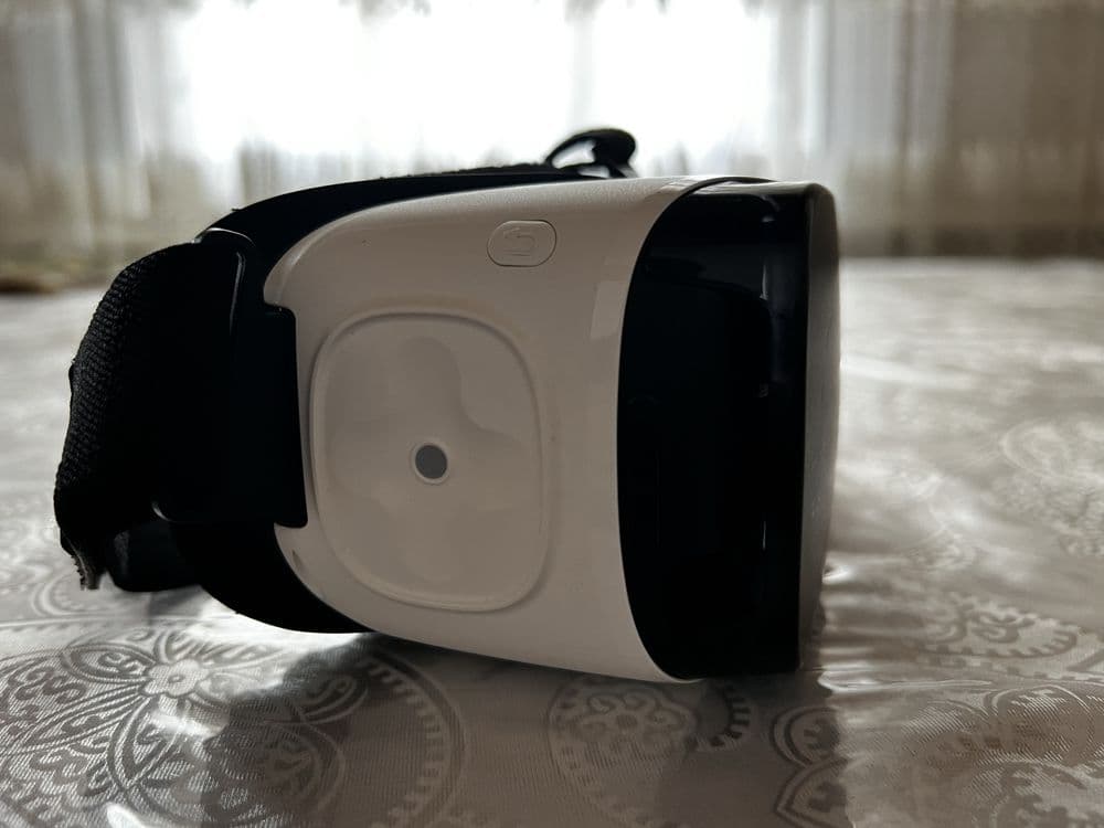 Samsung Gear VR Oculus — 2