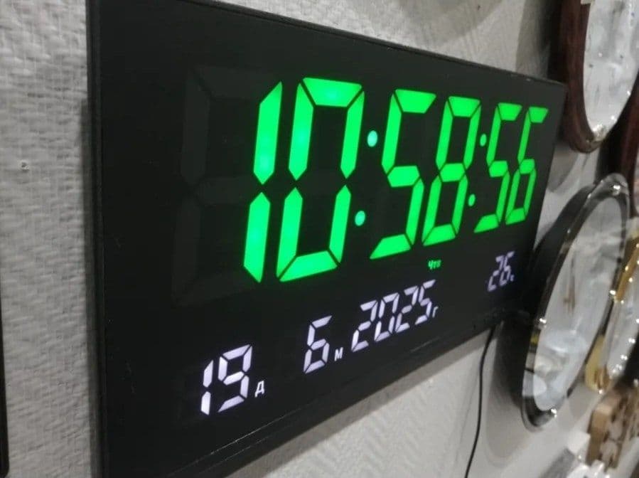 Электронный часы настенные 48×26 см — 2
