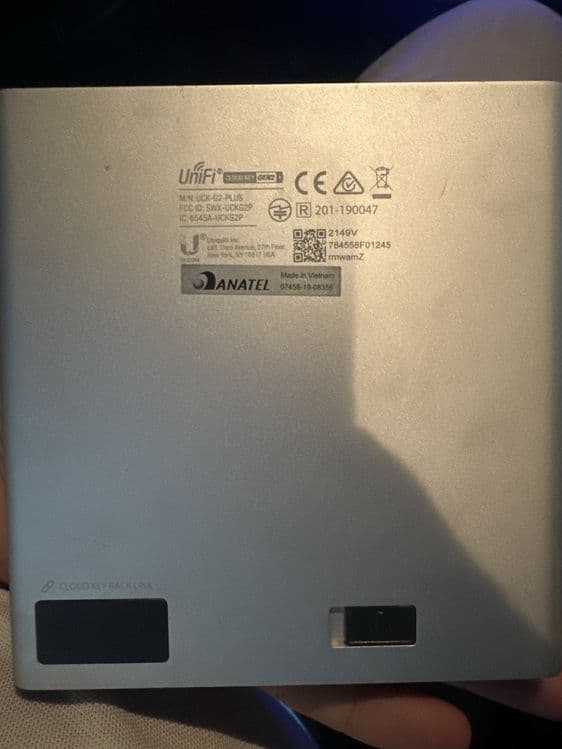 Сетевое оборудование :Ubiquiti UniFi Cloud Key Gen2 Plus — 1