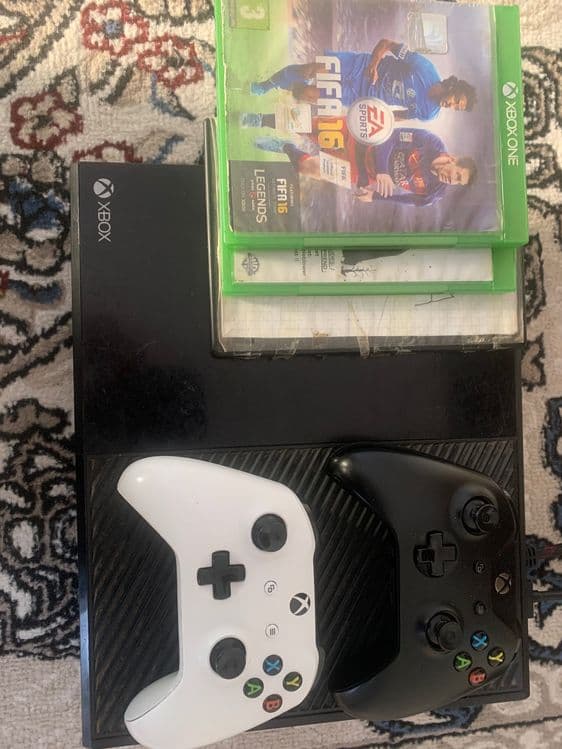 XBOX ONE -500 gb — 2