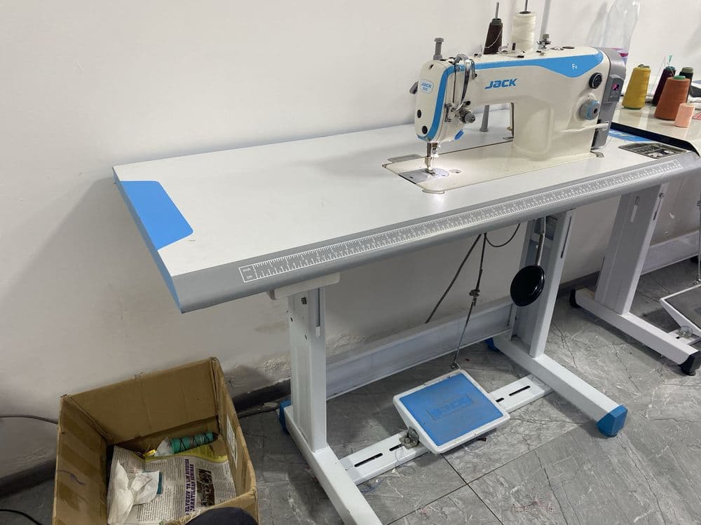 Tikuv moshina Jack F4 — 1