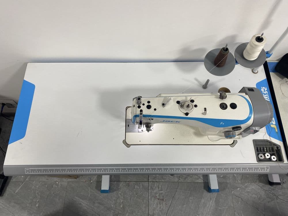 Tikuv moshina Jack F4 — 2