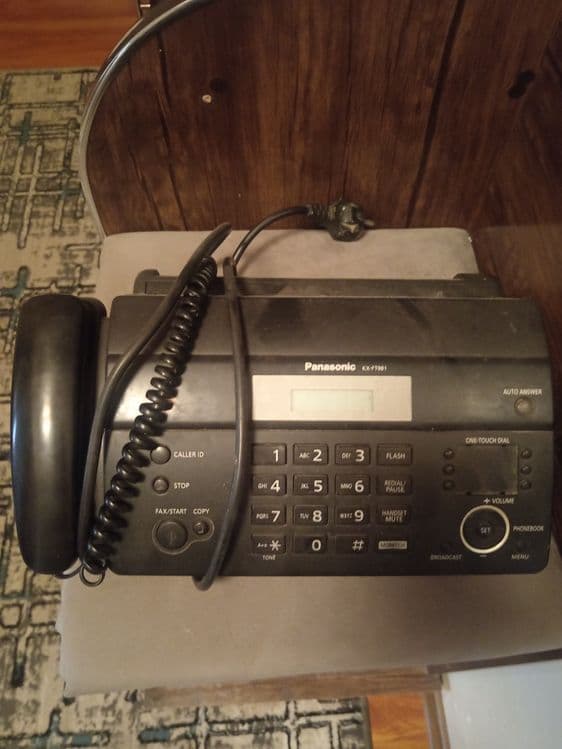 Fax apparat, ko'p ishlamagan — 1