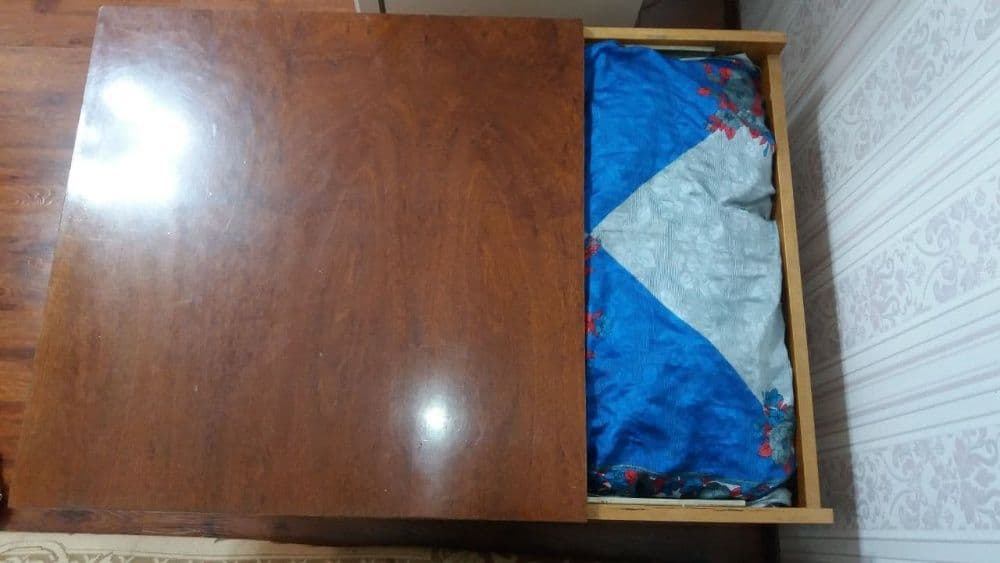 Стол сундук в хорошем состоянии — 3
