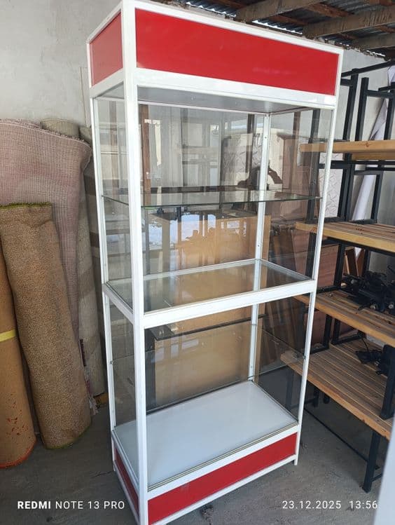 Продам стеклянный шкаф витрина — 1