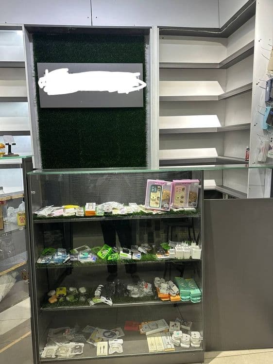 Vitrina po'lka sotiladi — 2