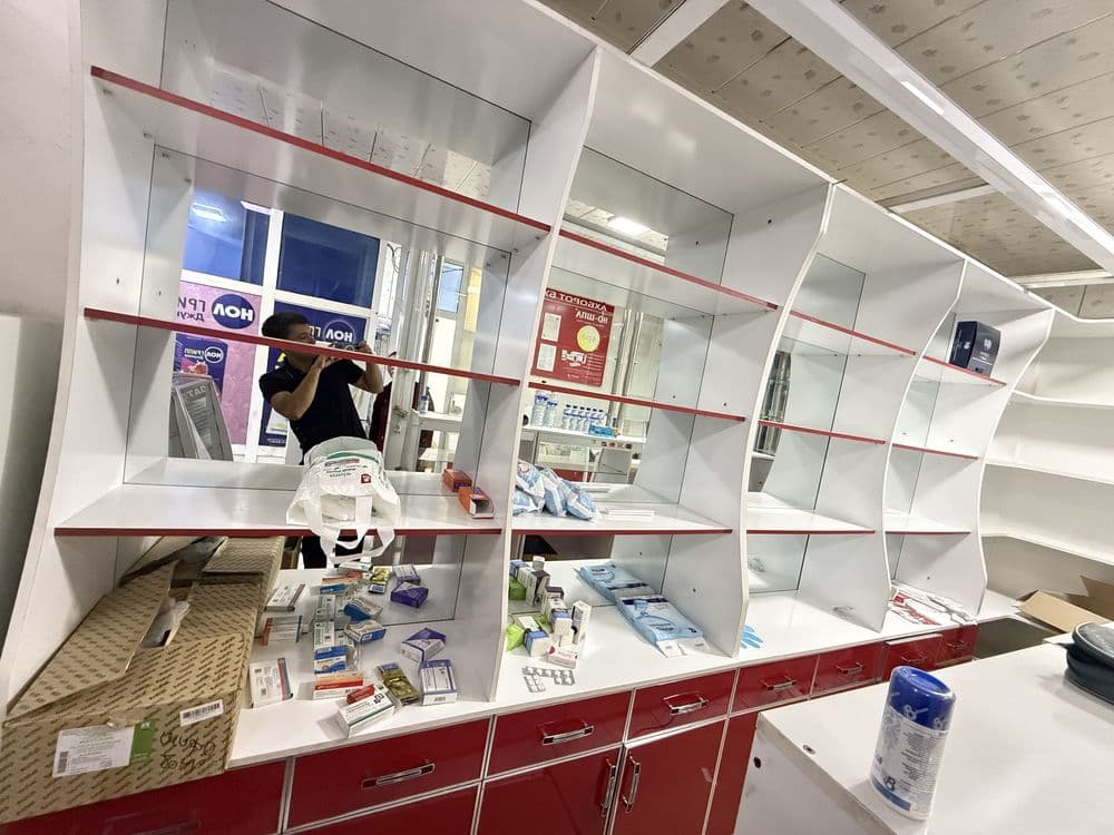Apteka uchun moʻljallangan mebel 15 mln soʻm — 3