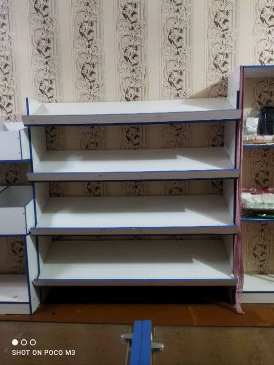 Magazin uchun prlavka srochna sotiladi — 5