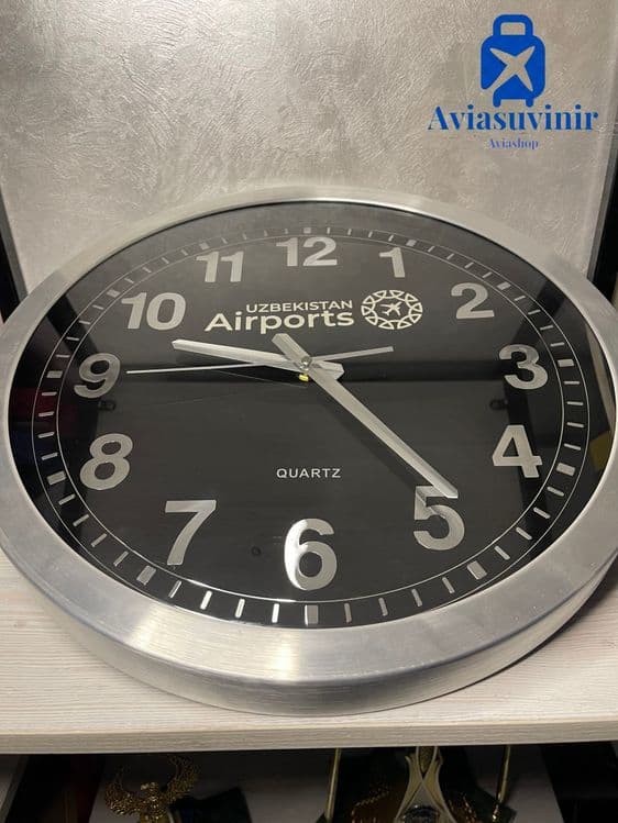 Часы с логотипом Airports — 2