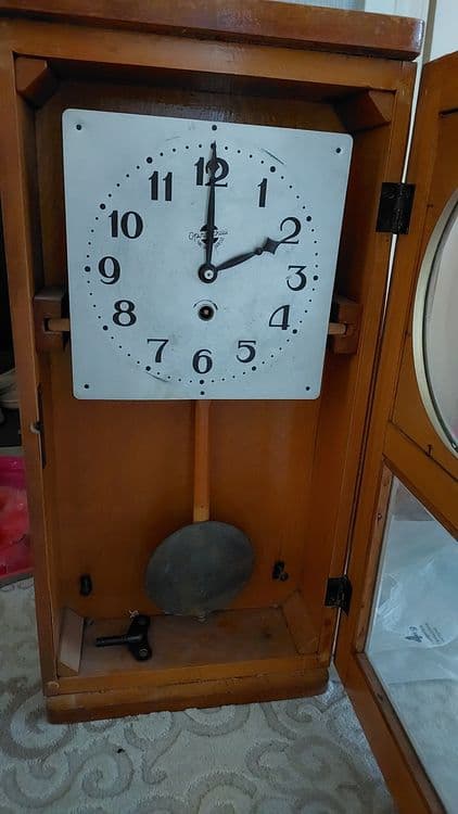 Часы 40-50х годов Свердловский часавой завод. СССР — 1