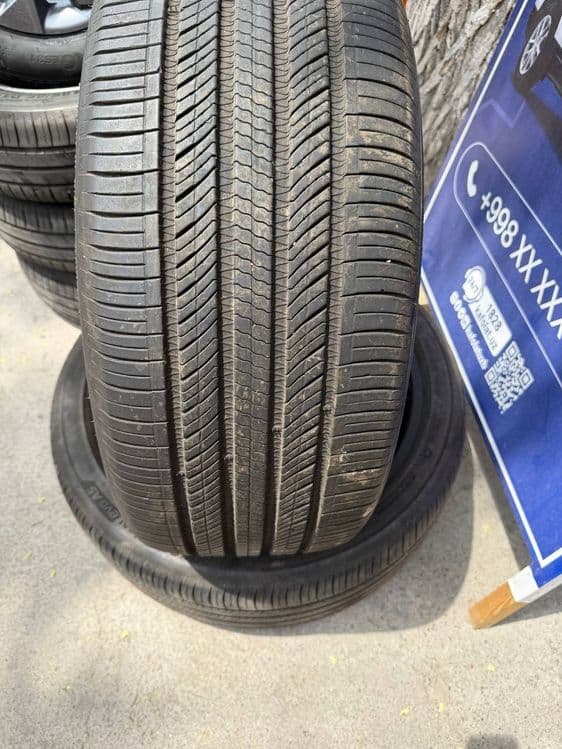 265/40/R21 hankook ion evo — 1