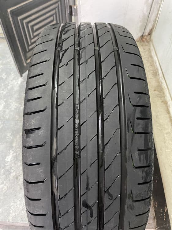 Continental 275/45R22 — 1