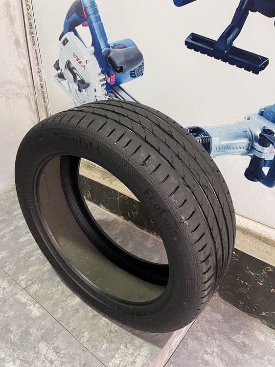 Continental 275/45R22 — 2