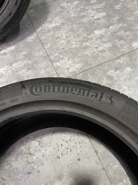 Continental 275/45R22 — 5