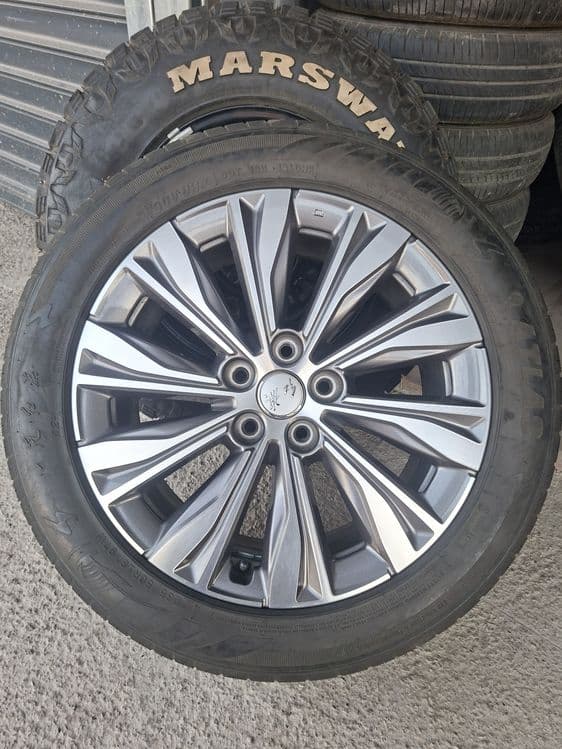 Hongqi Eqmi5 100$ диск+шина одна штука. Если чо здесь 4 шт поговорим — 1