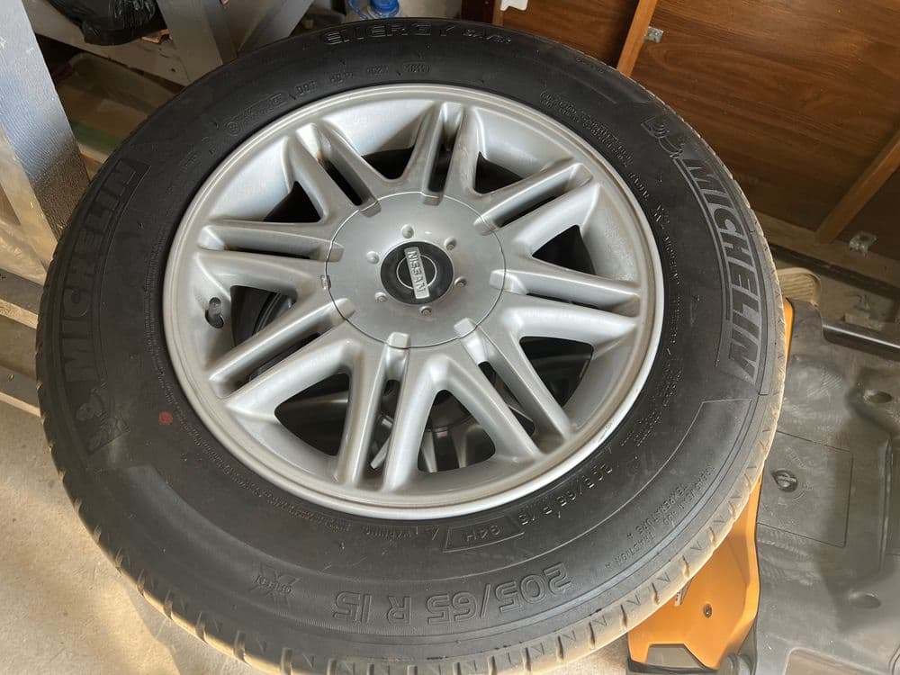 Nissan Maxima a33 R15 оригинал диска и шина Michelin сотилади — 1