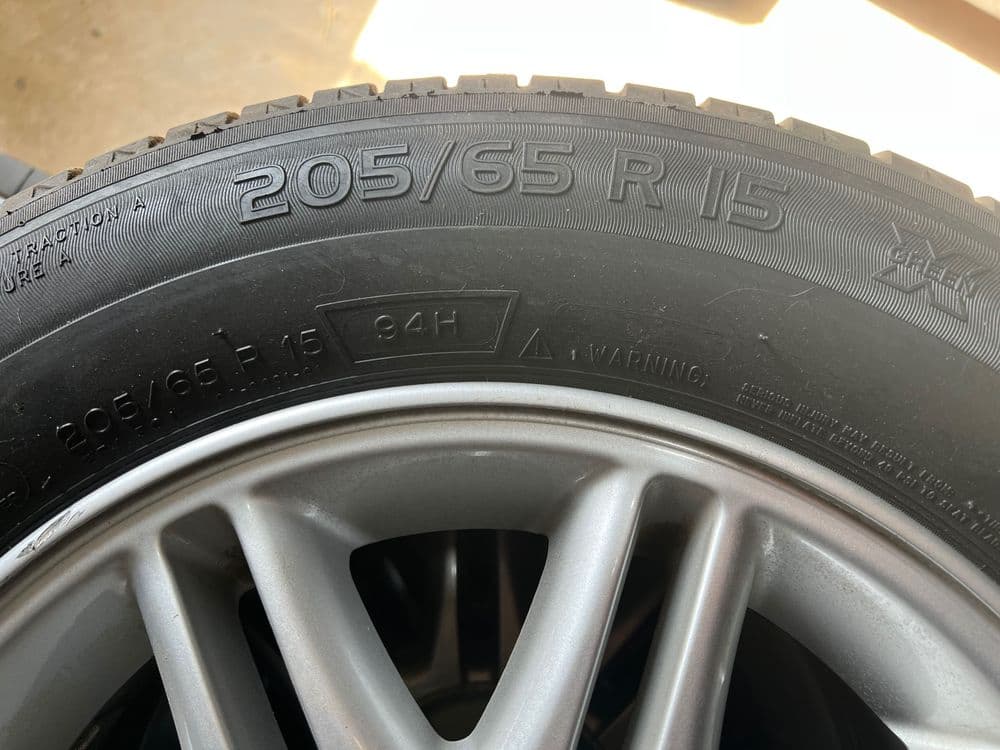 Nissan Maxima a33 R15 оригинал диска и шина Michelin сотилади — 2