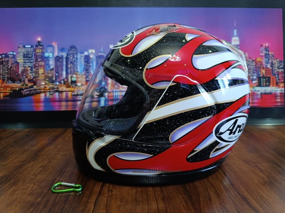 Мото шлем от Японского бренда ARAI QUANTUM F — 1