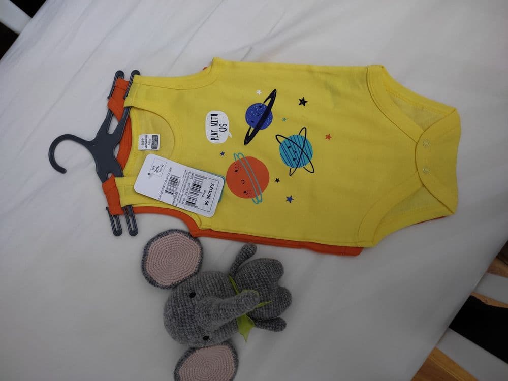 Боди на 12 мес Carter's и Waikiki — 2