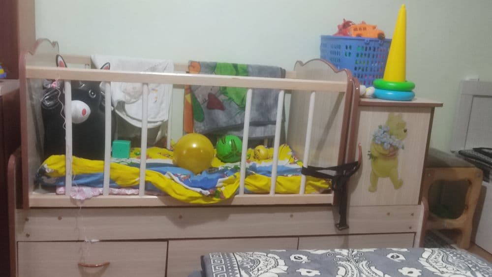 Bolalar divani ishlatilgan — 2