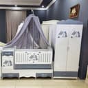 Детский мебель. Кровать и шкаф. В хорошем состоянии не пользовались.