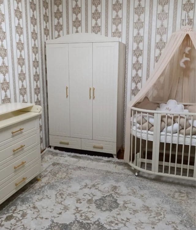Детсая кровать и шкаф и камод — 2