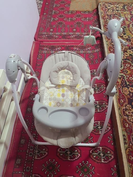 Elektronniy detskiy shezlong sotiladi — 4