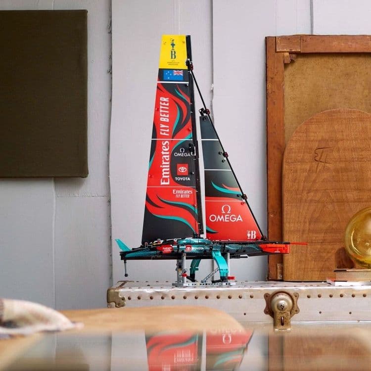 LEGO Technic - Яхта Emirates Team New Zealand AC75 — 3