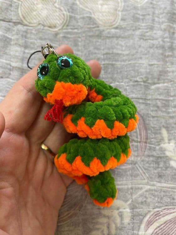 Вязаная игрушка Змейка — 11