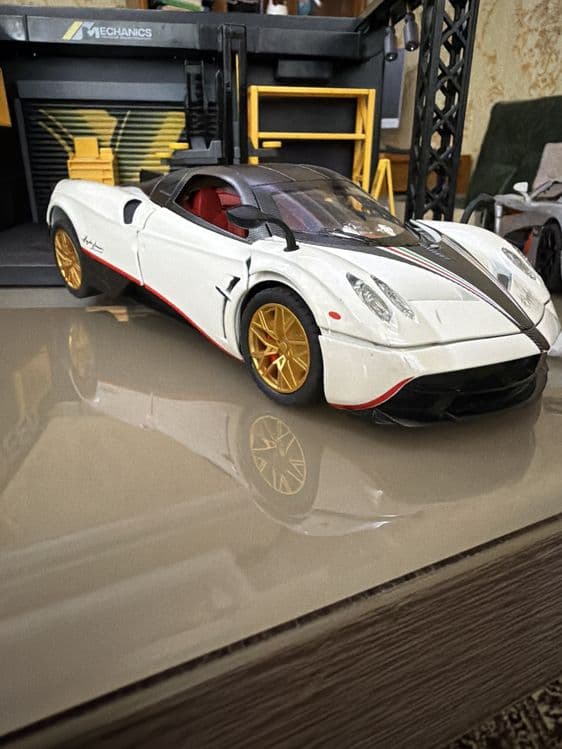 1:24 olchamdagi sifatli model mashina sotiladi — 1
