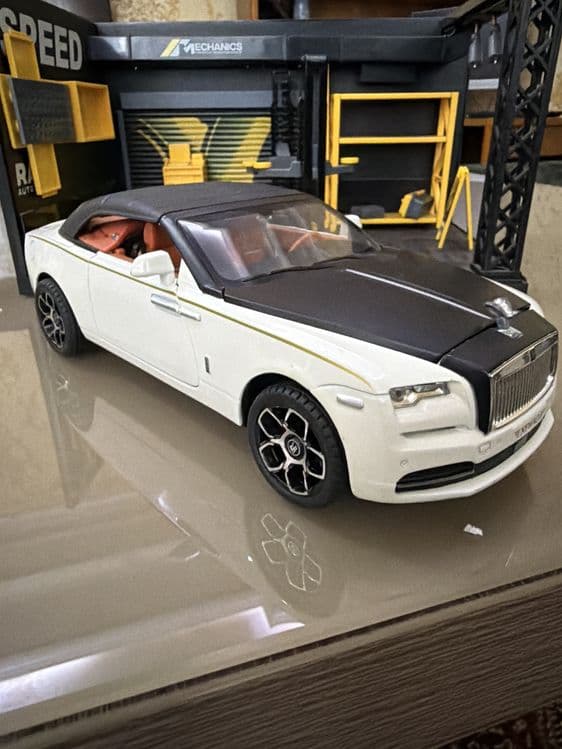 1:24 olchamdagi sifatli model mashina sotiladi — 1