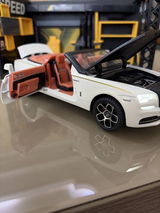 1:24 olchamdagi sifatli model mashina sotiladi — 3
