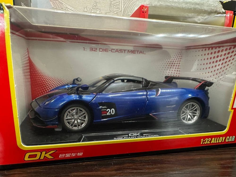 Pagani Huayra 1.32! Металлическая модель со светом и звуком — 1