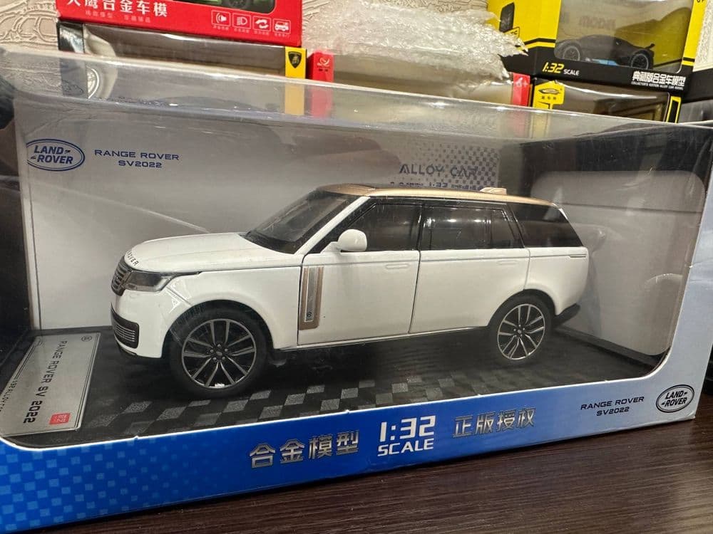 Range Rover 1.32! Металлическая модель со светом и звуком — 1