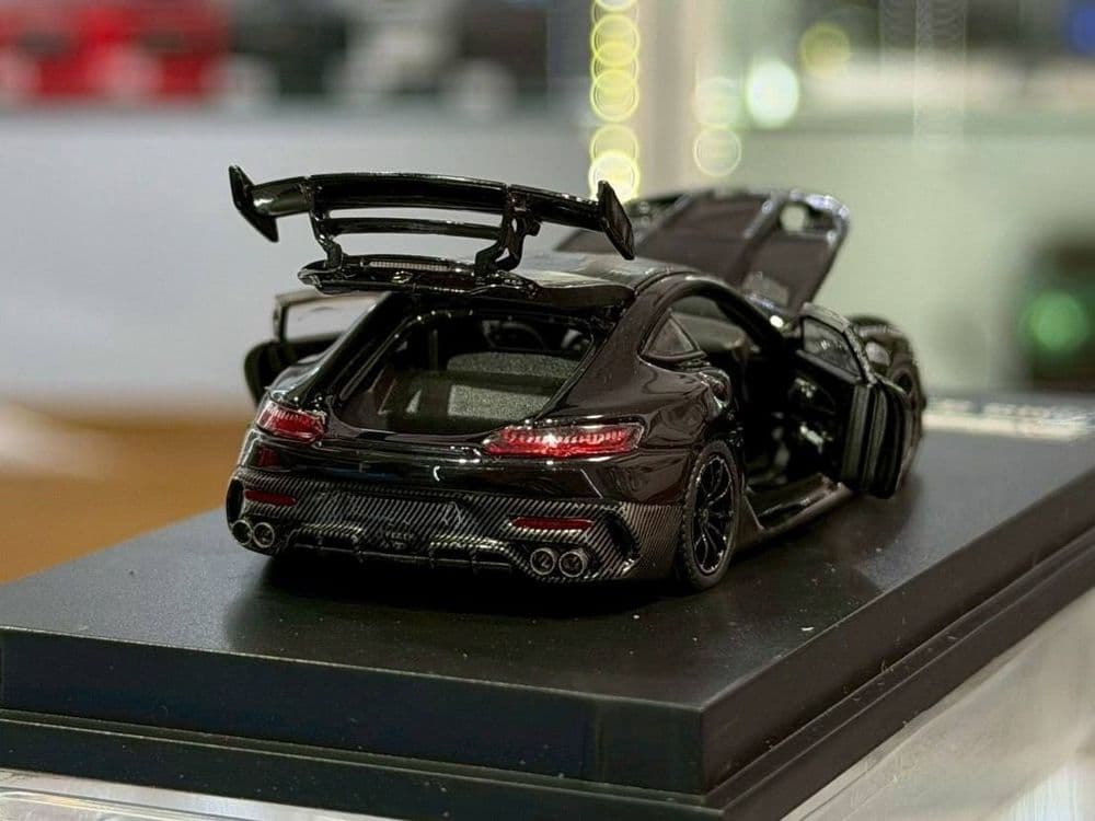 1;64 Mercedes-Benz AMG GT — 4