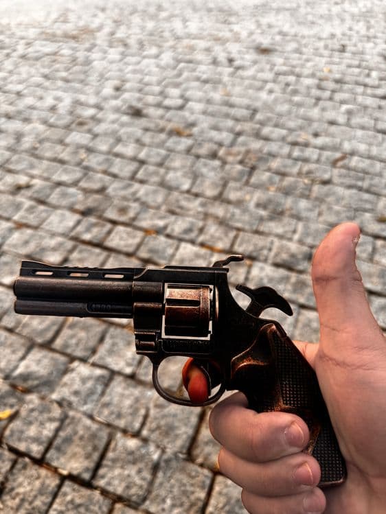 pistolet revolver metalichskiy — 5