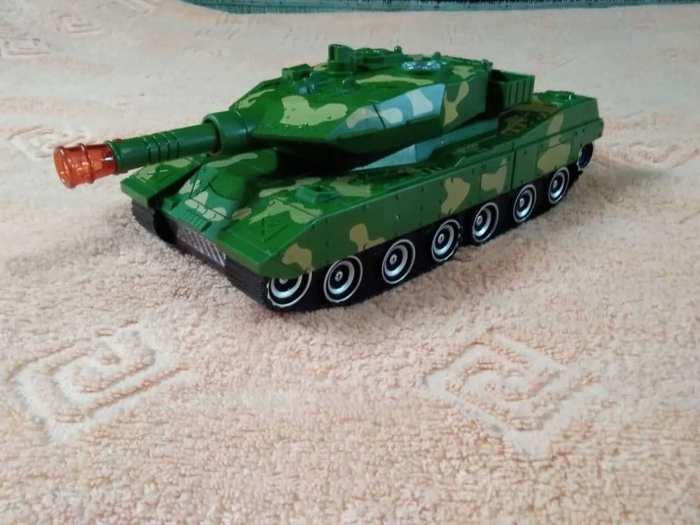 Игрушка танк,трансформер,все работает,звуковые,световые, — 2