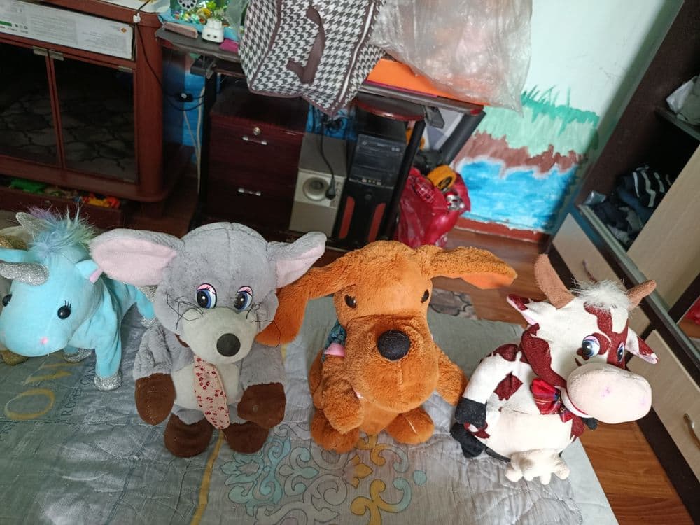 Продаю разные игрушки  на батарейках разные,работают — 2