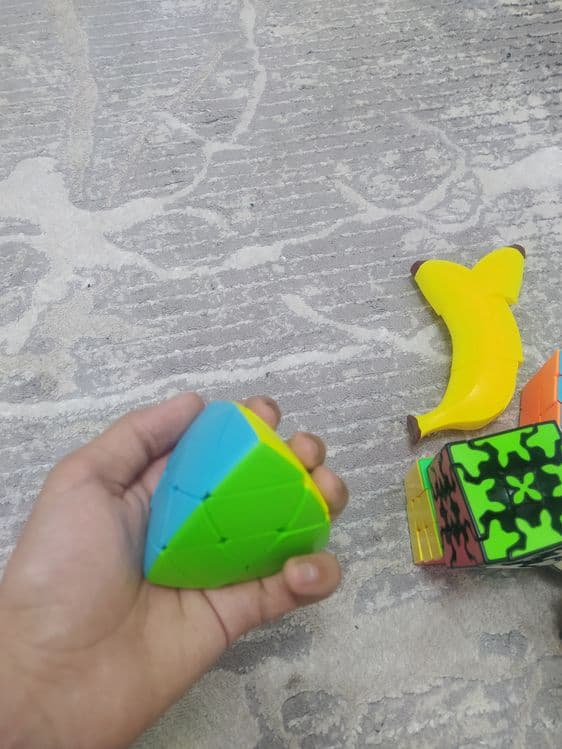 Kubik Rubiklar har xil — 1