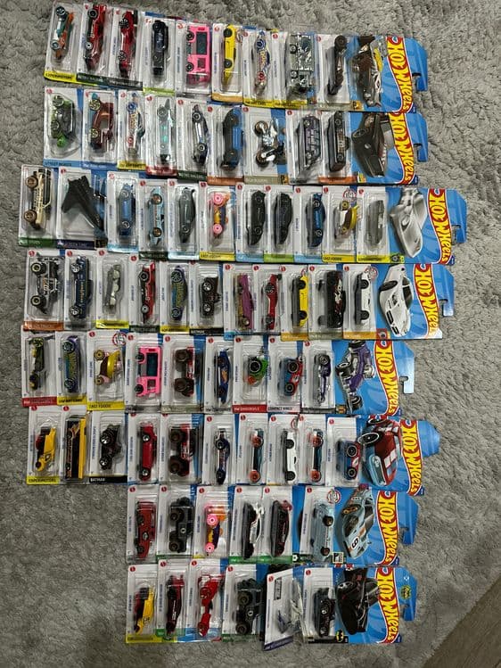 Hot wheels оригиналные мини авто — 1