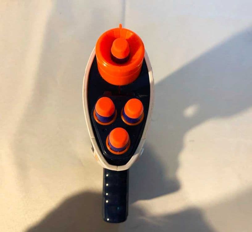 Продам игрушечный пистолет nerf с отверстием для ремешка — 2