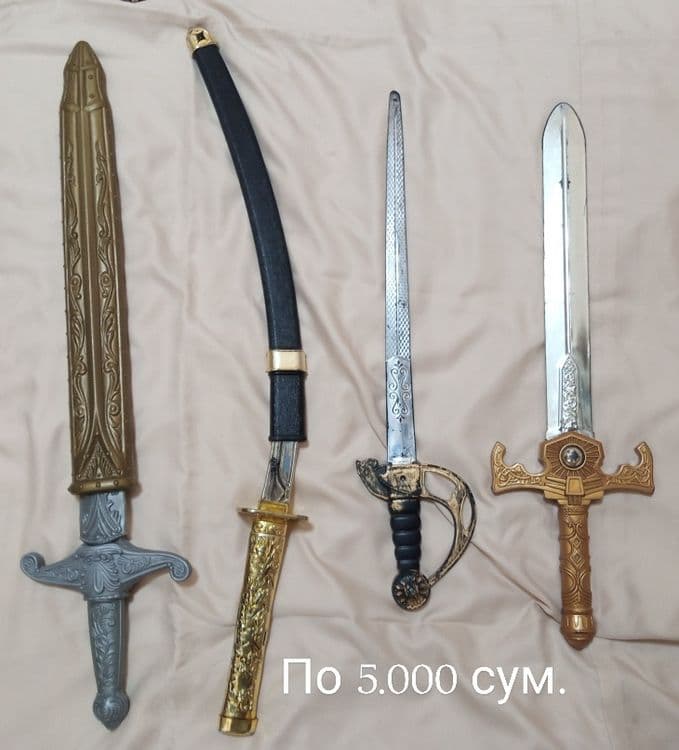 Детское рыцарское воаружение щиты, мечи, шлем и защита. — 6