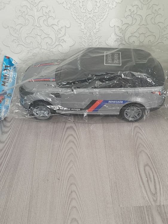 Машина игрушечная новая и тедди — 1
