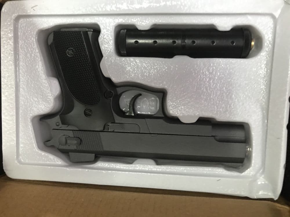 Pistolet  igrushki — 2