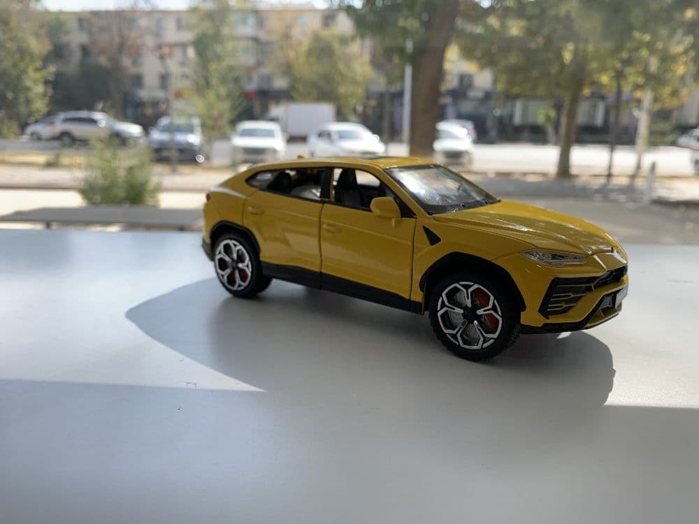 Modelka Lamborghini Urus 1:24 — 3