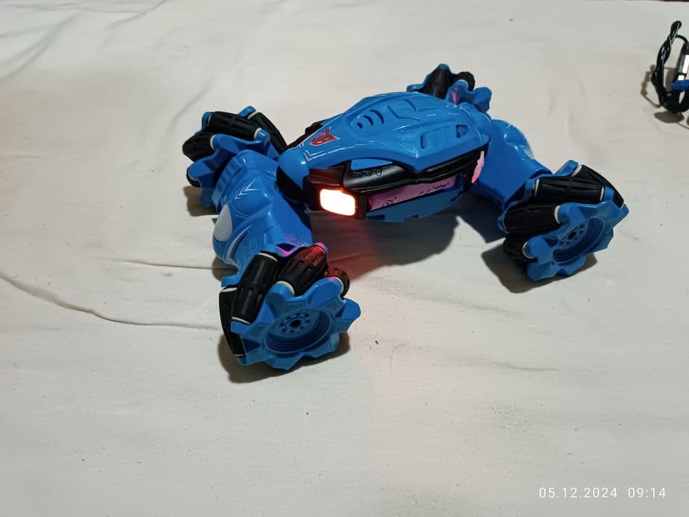 Igrushka mashina s pultom d/u — 4