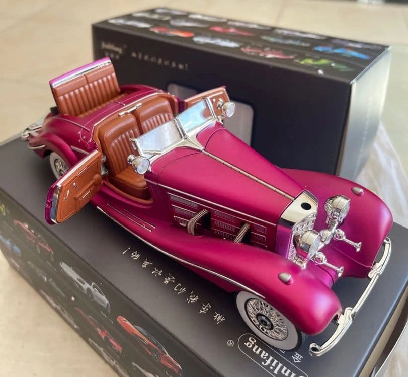 Коллекционная модель автомобиля Mercedes Benz 1:24 игрушечная модель — 7