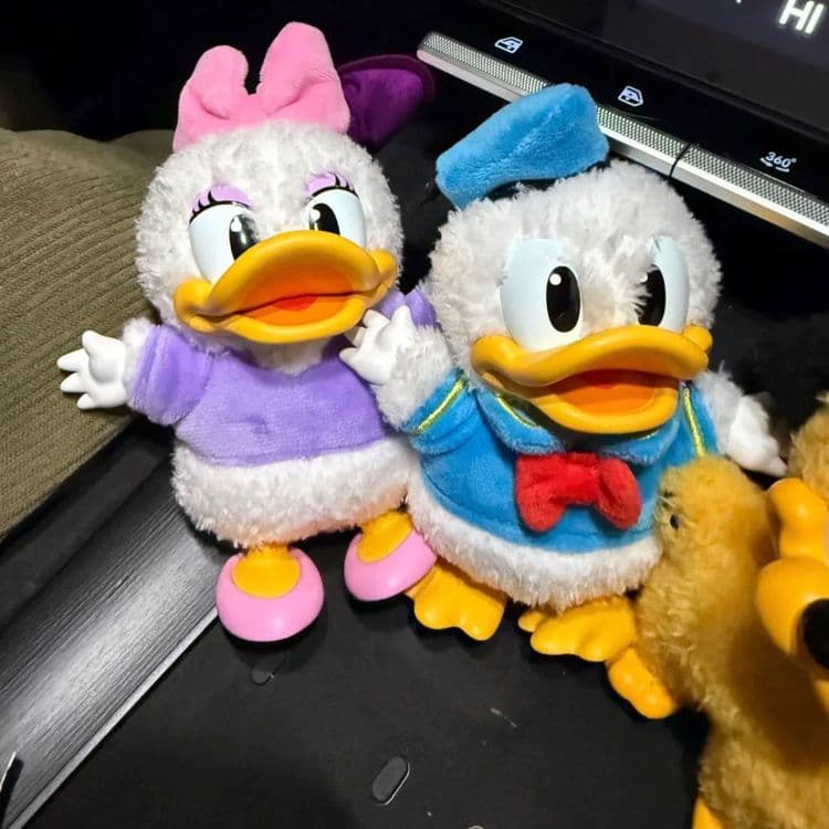 Игрушки от Pop Mart Mickey Family — 3