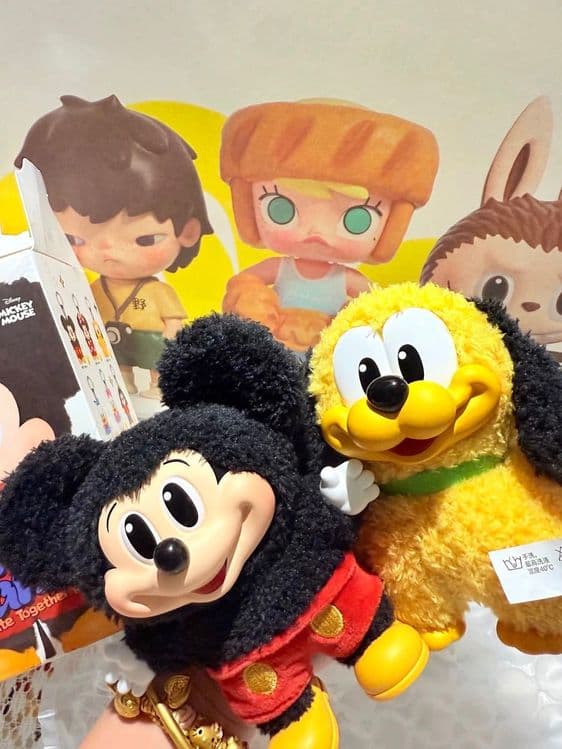 Игрушки от Pop Mart Mickey Family — 5