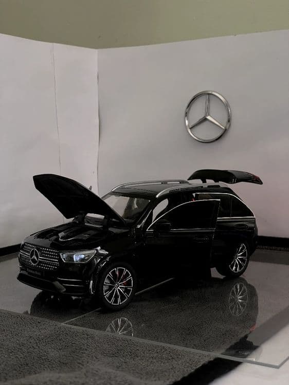 Продается Mercedes benz GLE 350 4matic 1:24 original — 10